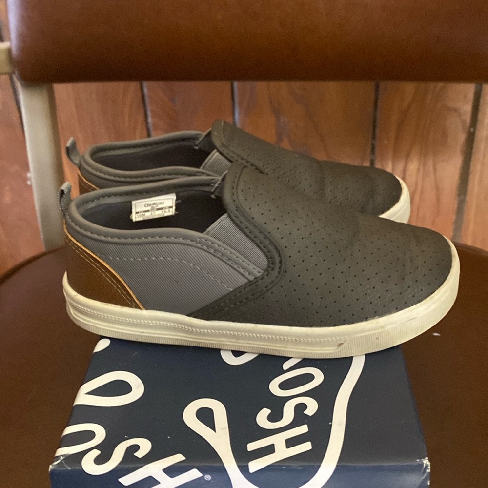Kids shoes size 10